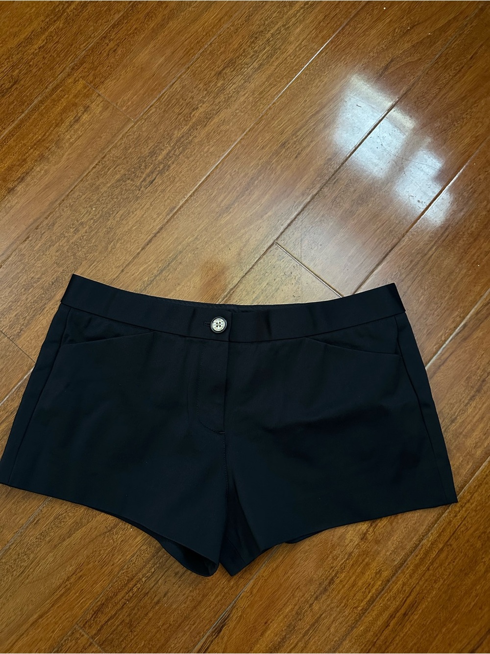 Tory Burch 2.5’’ shorts in navy blue Sz M